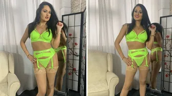 [LINGERIE TRY ON HAUL] Bonnie Bellotti tries on fluorescent yellow lingerie | PREVIEW