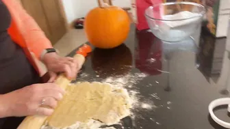 HALLOWEEN BAKE WITH ME & MUM (HILARIOUS) #3