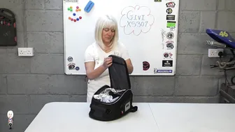 Unpacking the Givi XS307 Tanklock tank bag #4