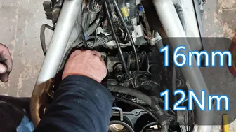 Tiger 800 Service Part 3 - Changing Air Filter and Spark Plugs #5