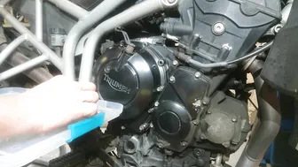 How to change a clutch on a Triumph Tiger 800 #3