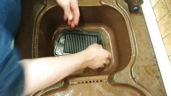 Tiger 800 Service Part 3b - Cleaning a K&N air filter #6