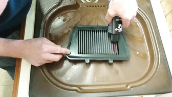 Tiger 800 Service Part 3b - Cleaning a K&N air filter #7