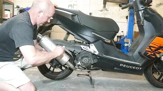 Fitting a new exhaust to a Peugeot Speedfight 3 #9