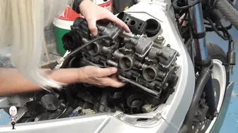 CBR400RR Part 2 - Carbs removed #10