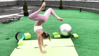 yoga and Gymnastics Skills. Training STRETCH Legs. Gymnastics and contortion WORKOUT #5