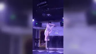 Bikini Pole Dance Performance In Taipei Nightclub #6