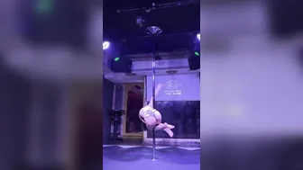 Bikini Pole Dance Performance In Taipei Nightclub #8