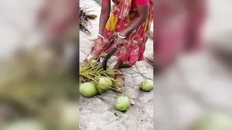 Coconut Pani kon kon lega #vlogginglifestyle #minivlog #villagelifestyle #7