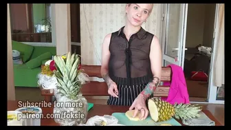 HOW TO CUT A PINEAPPLE | Clean & Delicious