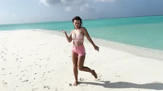 4K Dance | Girl in Shorts | Dancing on a Beach #3